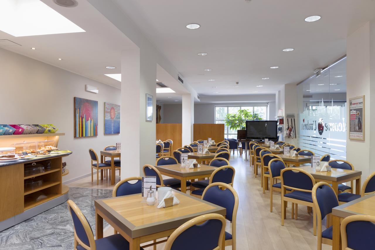 City Hotel & Suites Foligno Luaran gambar