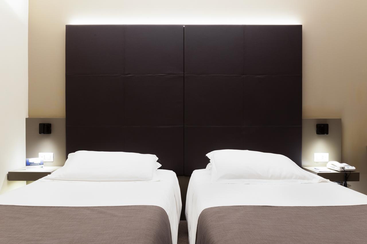 City Hotel & Suites Foligno Luaran gambar