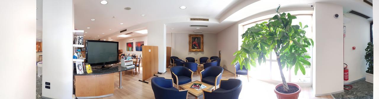 City Hotel & Suites Foligno Luaran gambar
