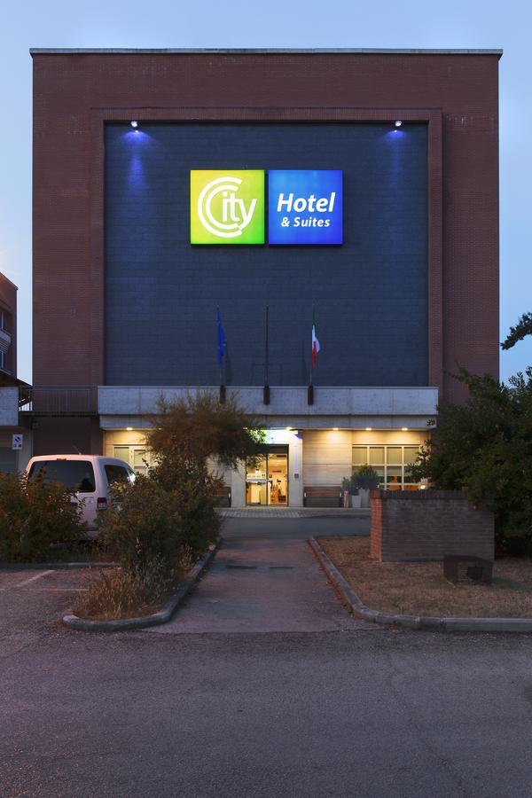 City Hotel & Suites Foligno Luaran gambar