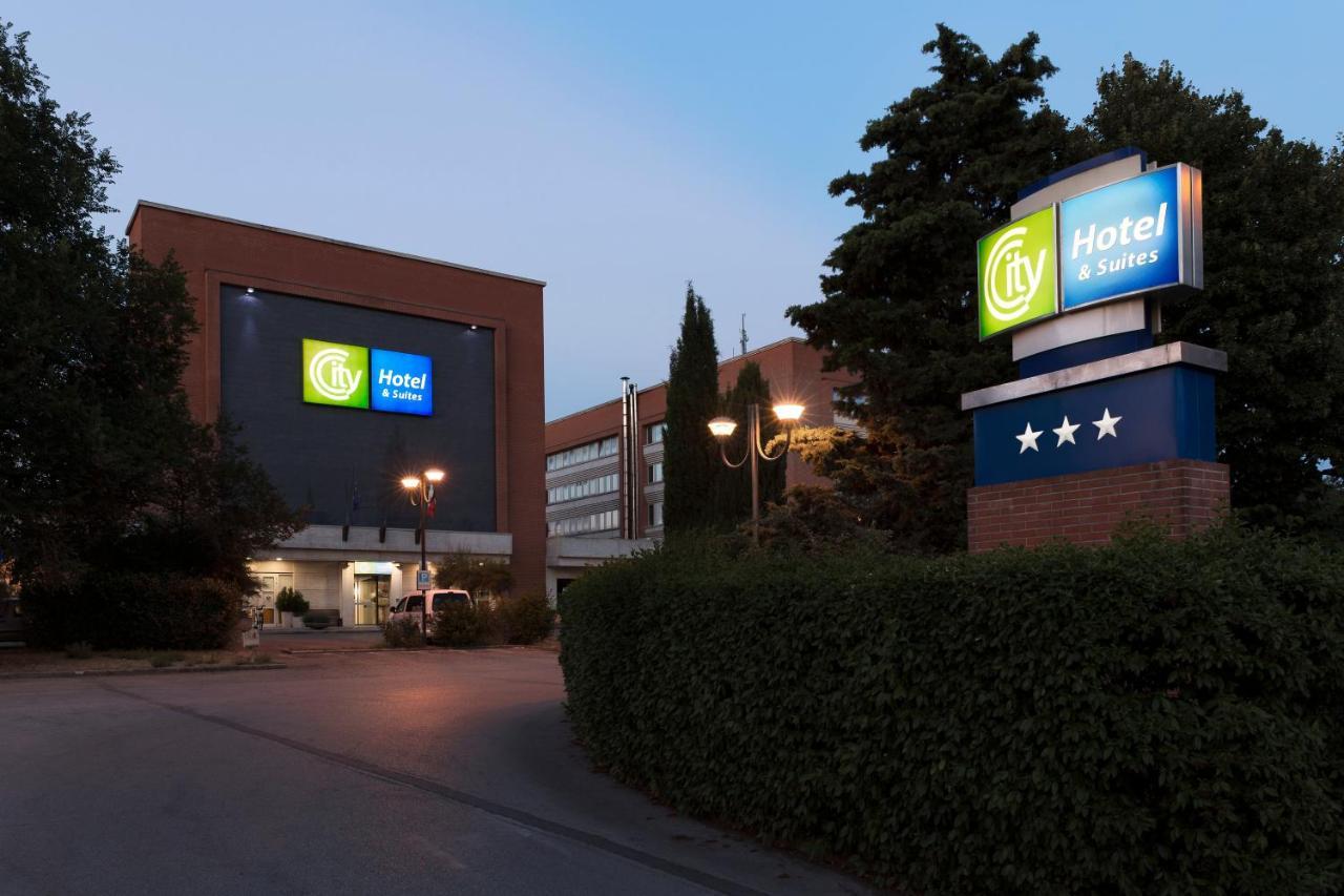 City Hotel & Suites Foligno Luaran gambar