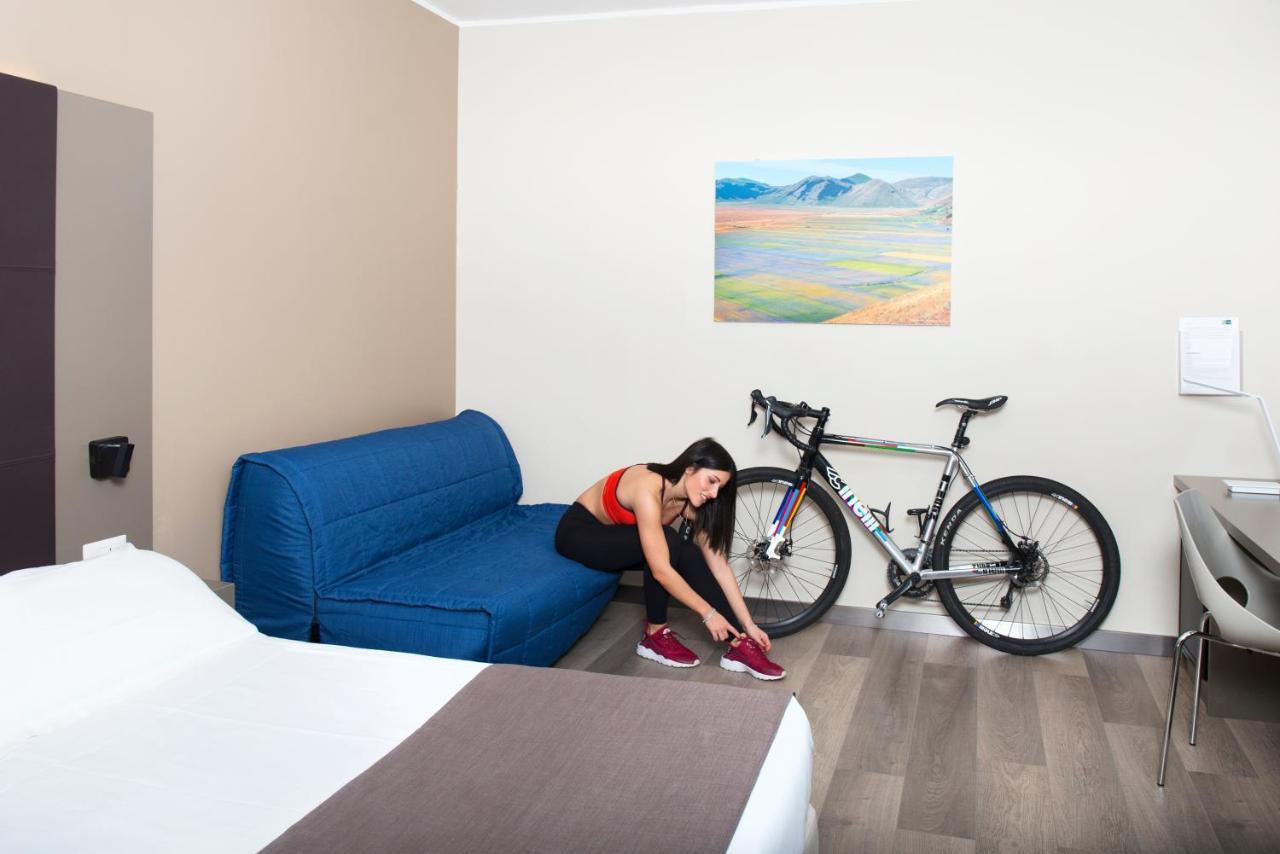 City Hotel & Suites Foligno Luaran gambar